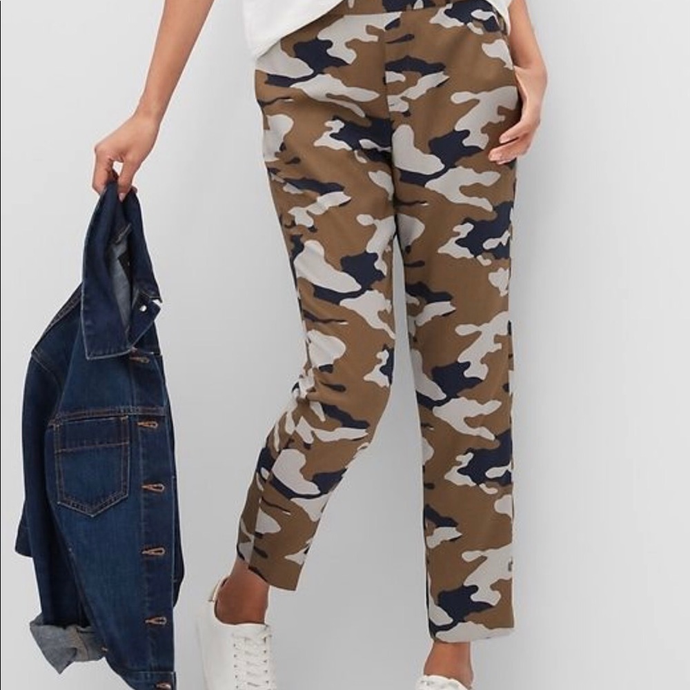 BananaRepublic camo pants